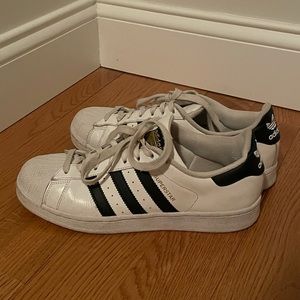 ADIDAS SUPERSTARS!